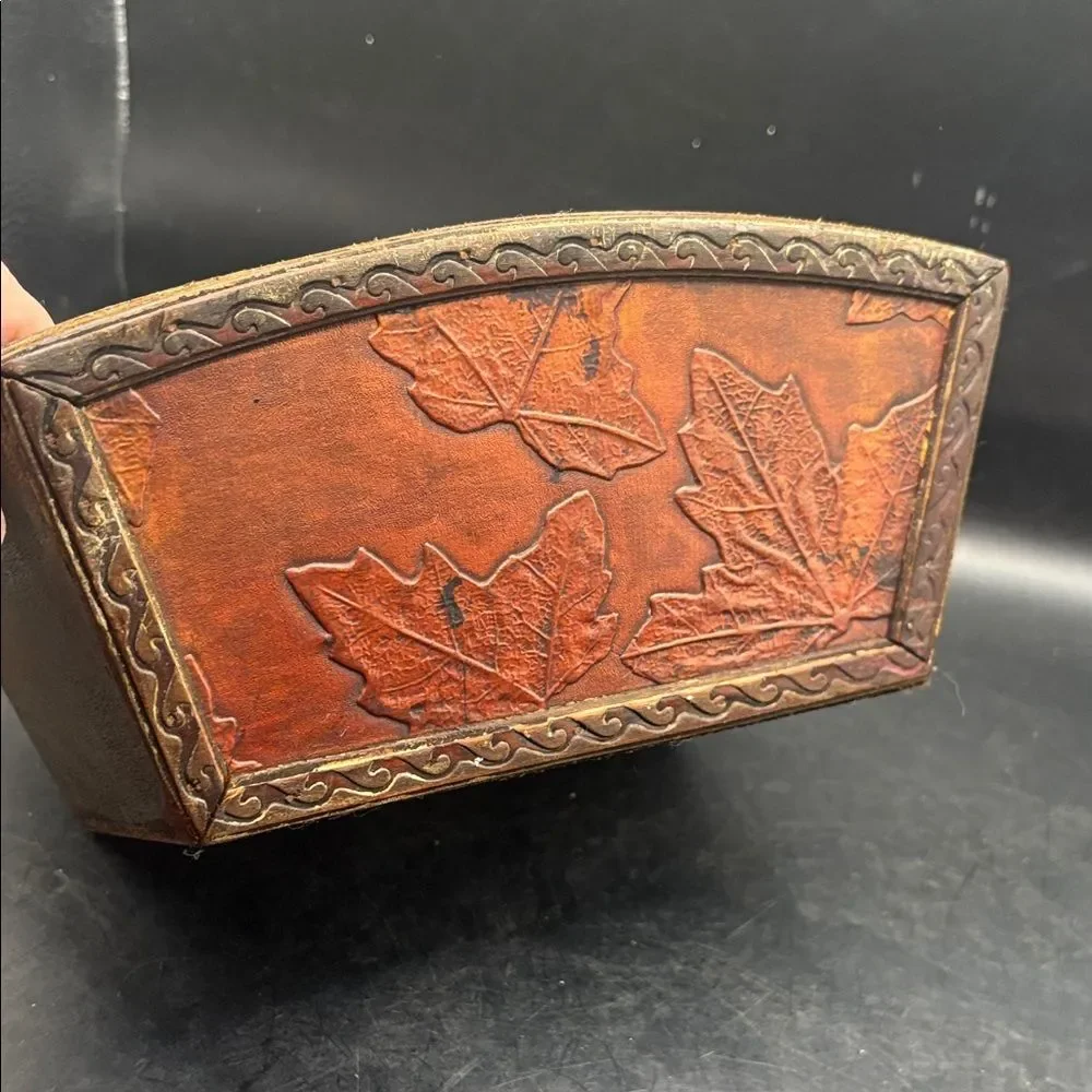 Vintage wood box with leaf design